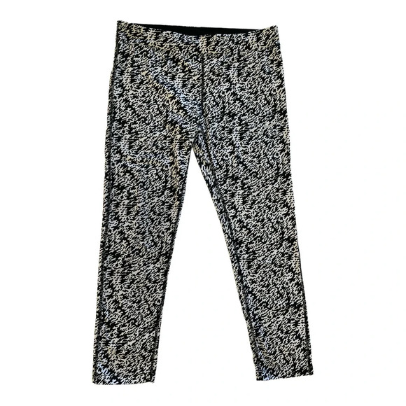 Nike Women's Pronto Essential Running Crop Tights Black White Print Size Medium - Picture 3 of 7